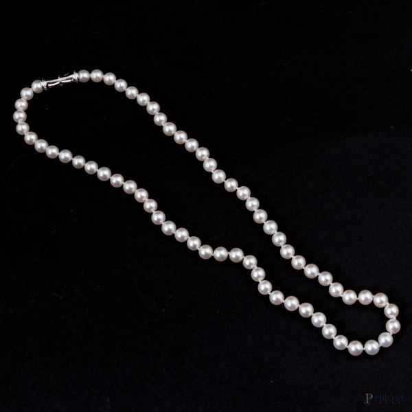 Collana a un filo di perle, lunghezza cm 46
