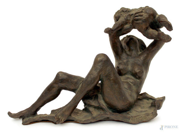 Augusto Murer - Maternit&#224;, fusione in bronzo, H. 24x36 cm.