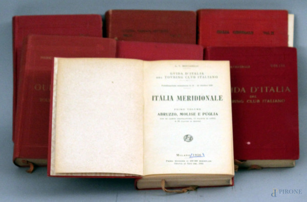 Lotto di quattordici volumi sulle guide d'Italia del T.C.I.