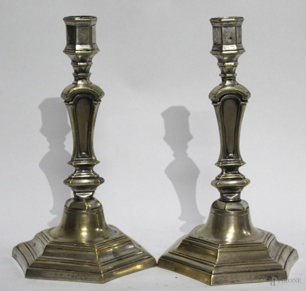 Coppia candelieri Luigi XV in metallo