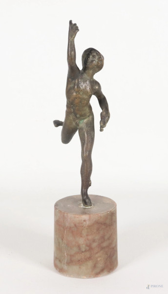 Mercurio, XIX-XX secolo, scultura in bronzo su base in marmo, altezza scultura cm 18; altezza con base cm 25, (segni di usura, mancanze)