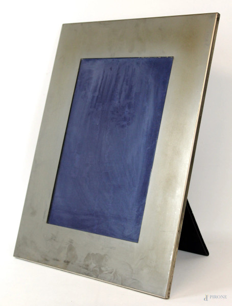 Cornice in metallo argentato, cm 50,5x40,5, XX secolo.