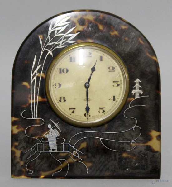 Orologio otto giorni in tartaruga, Inghilterra primi 900, (da revisionare), h. 11 cm.