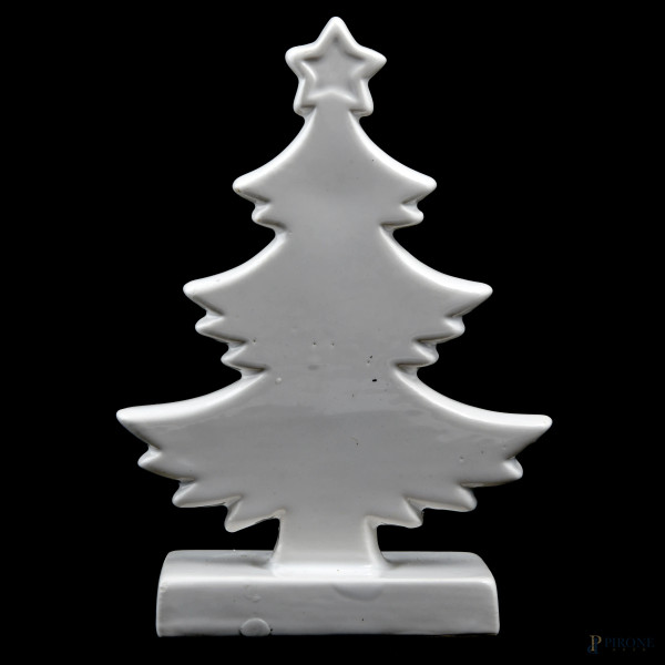 Lotto di 9 segnaposto a guisa di albero di Natale in porcellana bianca, altezza cm 13 (segni di u...
