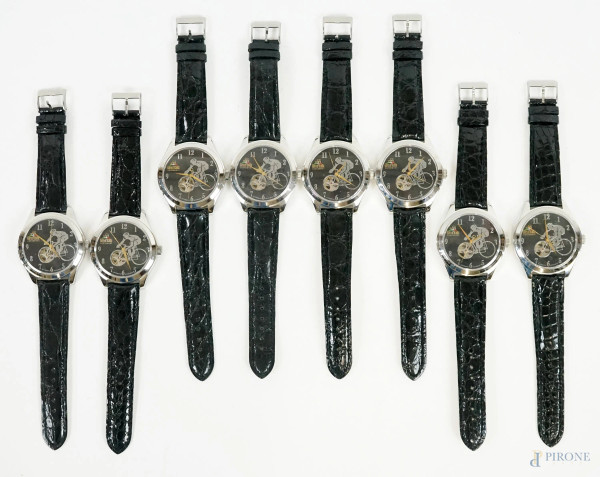Giro d'Italia - Cento anni, otto orologi da polso da uomo, cinturino nero in cuoio, lunghezza cm 24,5, (segni del tempo, meccanismo da revisionare).