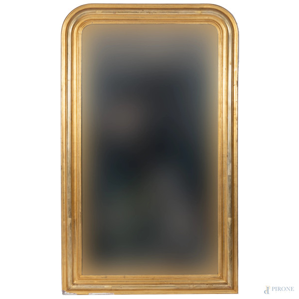 Specchiera in legno intagliato e dorato, XIX-XX secolo, altezza cm 138,5x83,5, (lievi difetti, caduta di doratura, restauri, scalfiture)