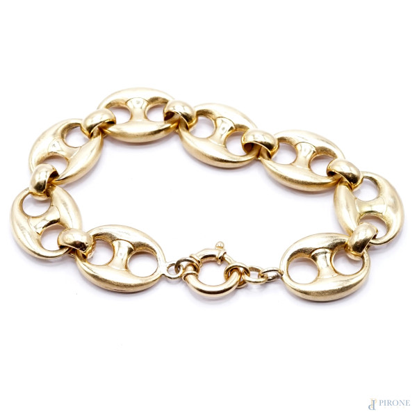 Bracciale a maglie in oro 18 KT, peso gr 33,7, lunghezza cm 22