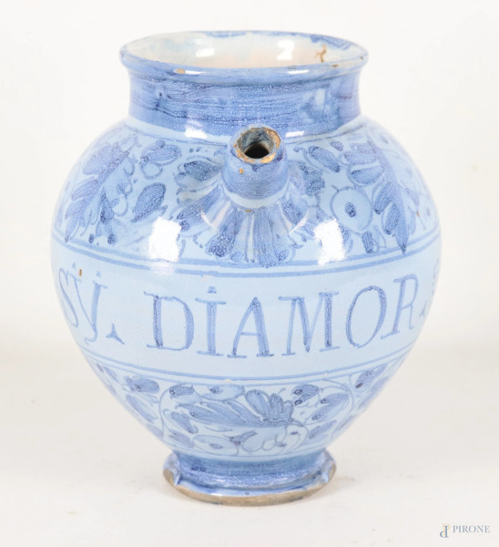 Orciolo da farmacia in maiolica decorato su fondo smaltato berettino a motivi di foglie bipartite, XX scolo, cm 22x24x17, (segni di usura, difetti)