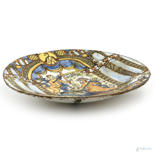 Piatto in ceramica decorato in policromia, XX secolo, diametro cm 37,5, (rotture, felature, cadut...