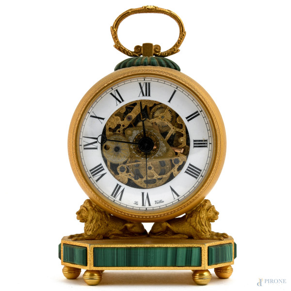 Orologio da tavolo La Vallèe in bronzo con quadrante a smalto circolare in numeri romani e meccanismo a vista, con inserti in malachite, cm 16,5x10x6(da revisionare)