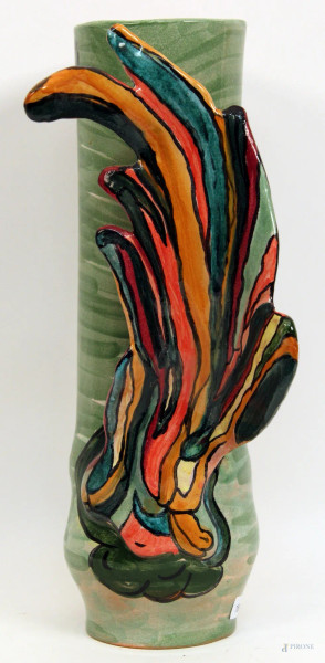 Rita Calisi (XX sec.), Vaso in maiolica smaltata a decoro policromo, H 36 cm.