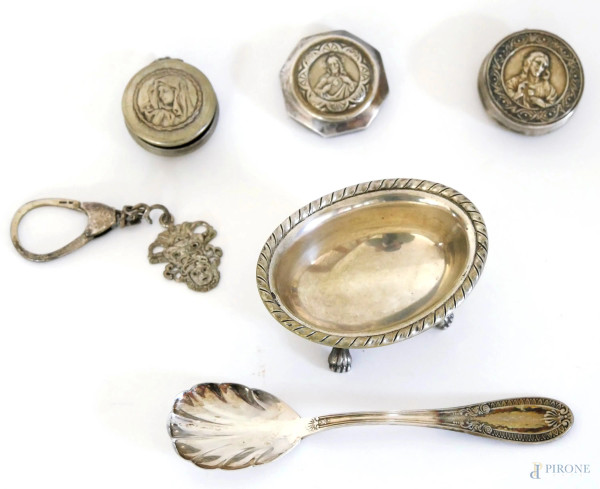 Lotto di oggetti vari in argento 800 e 925, peso gr. 88