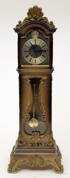 Orologio a torre in miniatura, h. 33 cm.