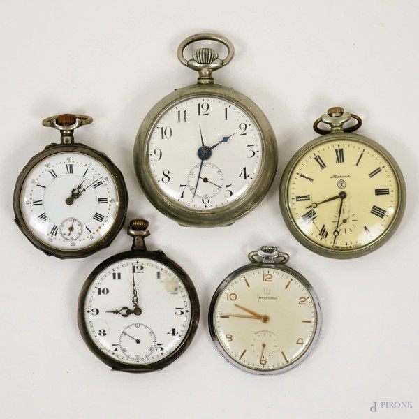 Lotto composto da 5 orologi da tasca, materiali ed epoche diverse, diam max cm 5,5, (da revisionare)