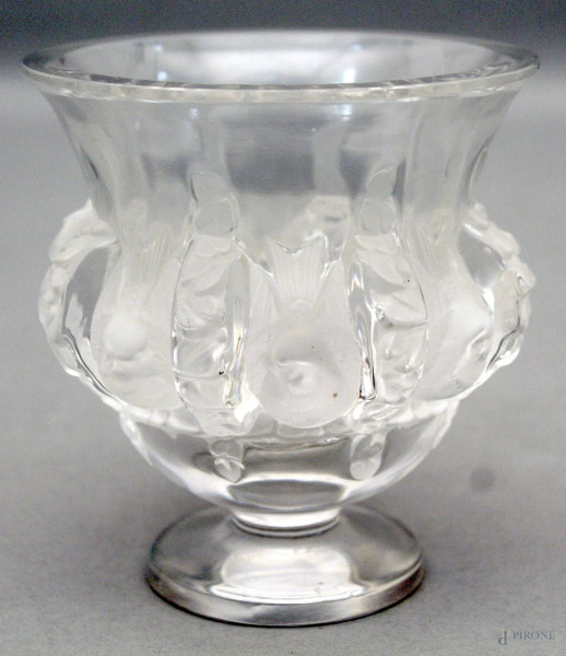 Piccolo vaso in vetro Lalique con uccellini a rilievo, H 12 cm.