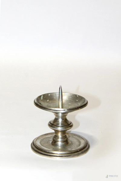 Portacandela in argento, h. 10 cm.