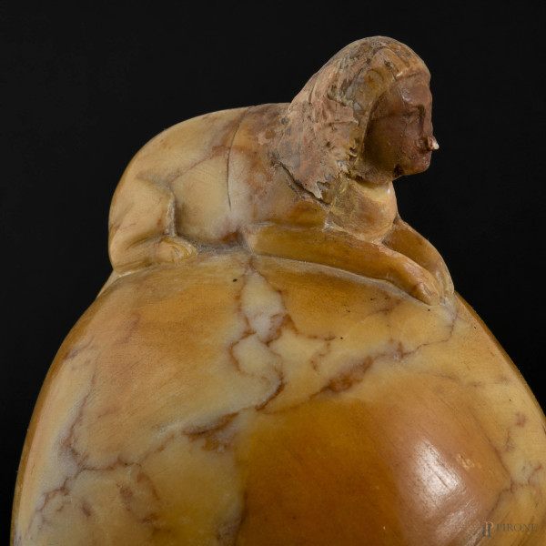 Busto di Minerva, base in marmo statuario e scultura in marmo giallo screziato e alabastro, altez...