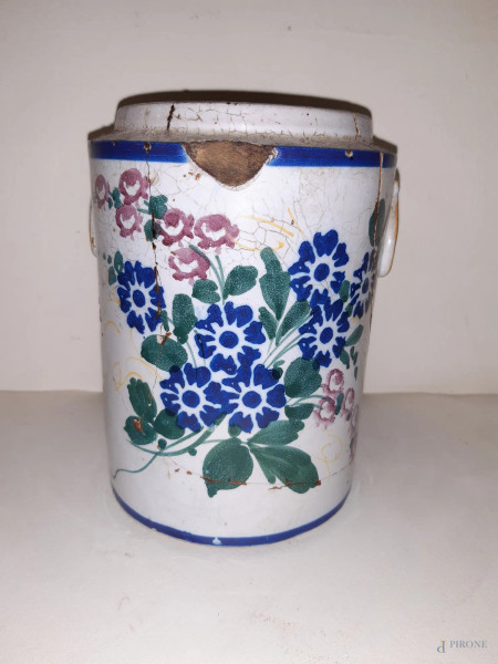 vaso in porcellana a decoro floreale, (difetti e mancanze), h 17 cm.