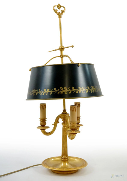 Lampada buillotte in bronzo dorato a tre luci, anni '50, cm h 78, (segni del tempo).