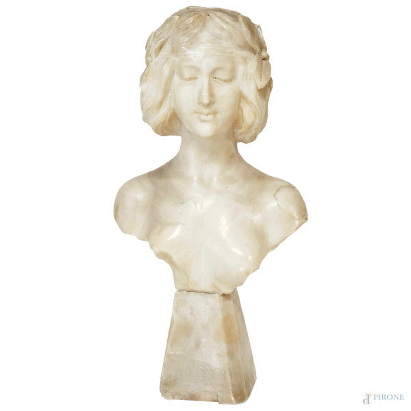 Scultura in marmo rappresentante un busto femminile, XIX-XX secolo, altezza cm 43 (rotture)