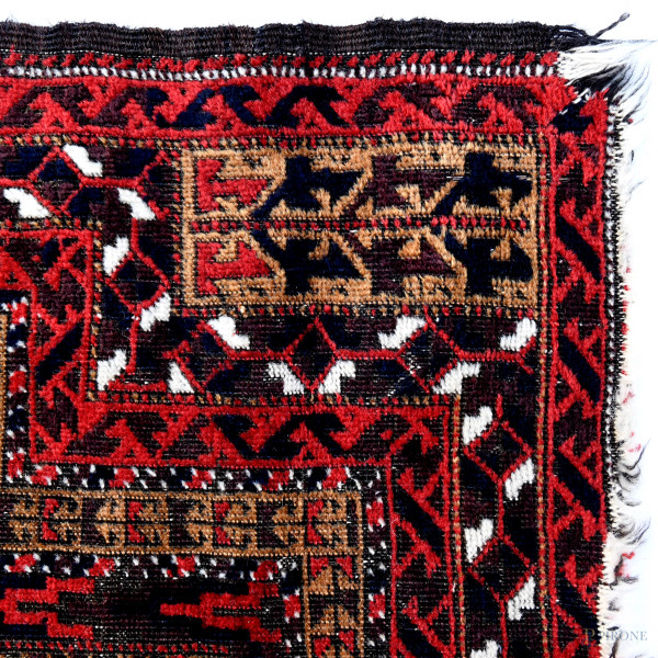 Tappeto persiano, cm 170x96, (usura del tempo, lievi difetti)