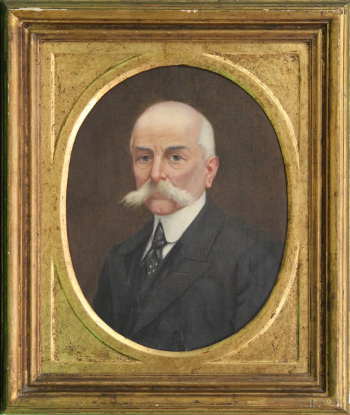 Ritratto di anziano, olio su tela ad assetto ovale, cm 38 x 30, entro cornice.