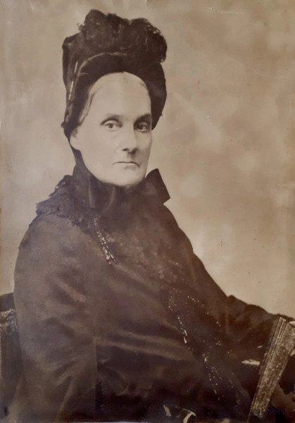 Fotografo del XIX sec., Ritratto di signora, antica foto all’albumina, cm 38x26