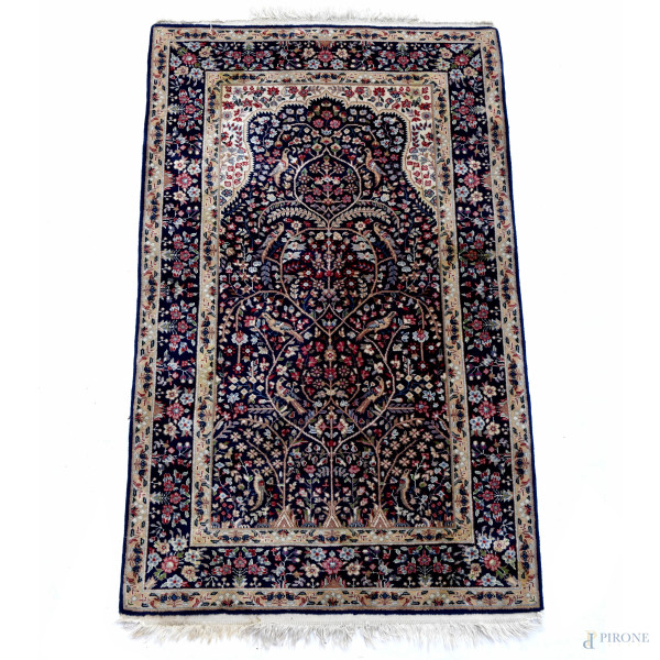 Tappeto, cm 92x154, (segni di usura, difetti)