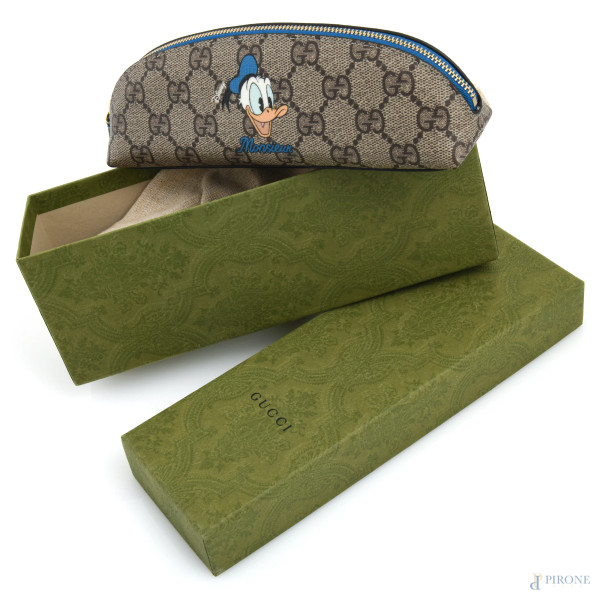Astuccio Gucci in collaborazione con Disney con chiusura a cerniera superiore, cm 7,5x20x5