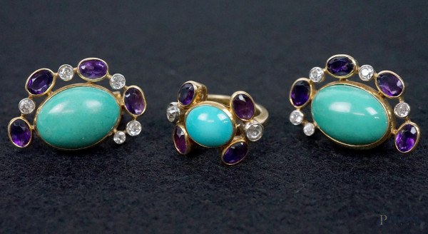 Parure anello e paio di orecchini in oro con turchese, diamanti ed ametiste, anni '60.