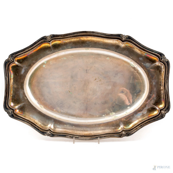 Antipastiera composta da vassoio in argento, vaschette e coperchio in cristallo con presa in arge...