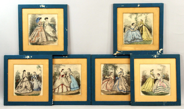 Sei stampe colorate raffiguranti nobildonne in abiti alla moda, cm 24x23, XIX secolo, entro cornici.