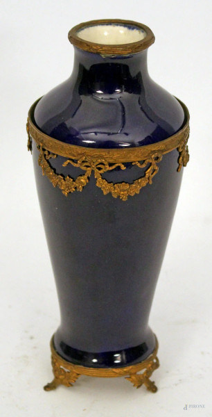 Vasetto in porcellana blù cobalto con applicazioni in bronzo, Francia primi 900, h.17cm
