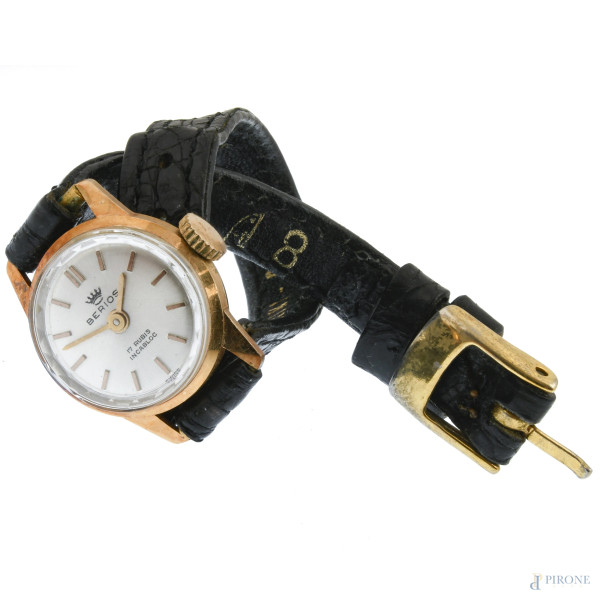 Orologio da donna "Berios" con cinturino in pelle nera e quadrante circolare in oro 18 Kt, lunghezza cm 18, (meccanismo da revisionare, usura del cinturino)