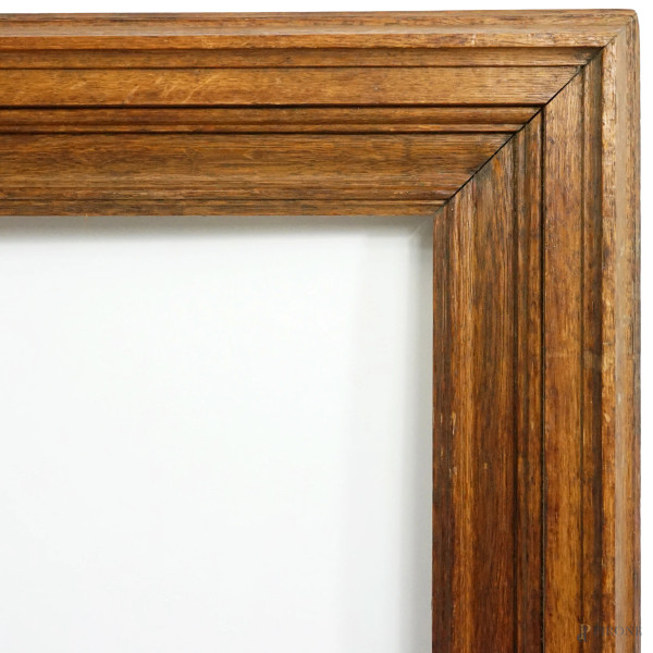 Cornice modanata in legno, XX secolo, ingombro cm 129x106, battuta cm 110,5x88,5, (difetti e manc...