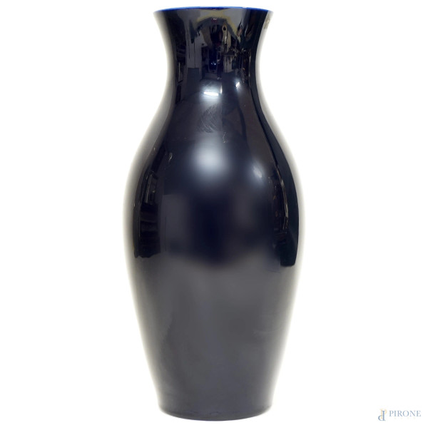 Grande vaso in porcellana blu, cm h 40, XX secolo.