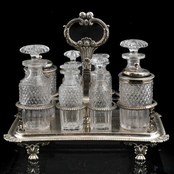 Servizio da tavolo con struttura in argento e cristallo. Inghilterra, Londra, J E Terrey & Co, XIX secolo, cm 21,5x26x16, peso gr 670