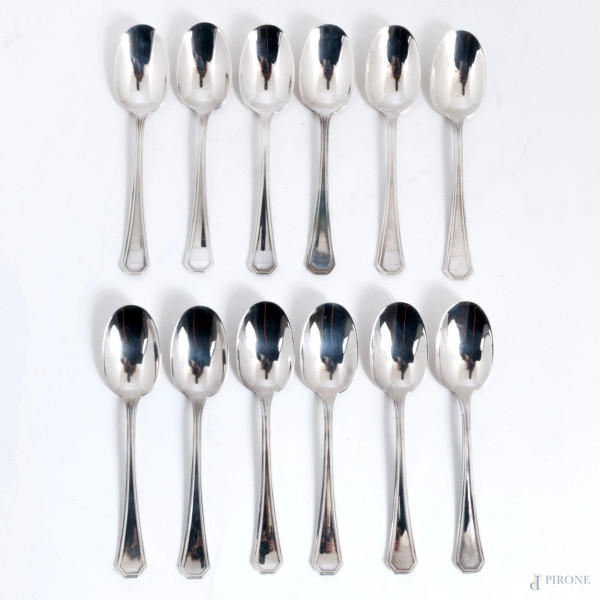 Lotto di 12 cucchiaini in argento 800/000, lunghezza cm 11, peso complessivo gr 140