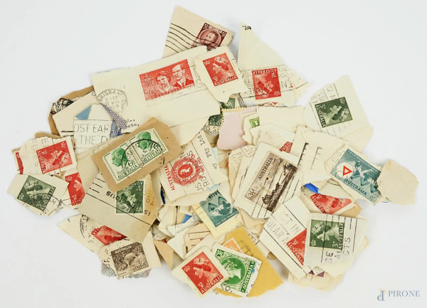 Lotto di vari francobolli da collezione australiani.
