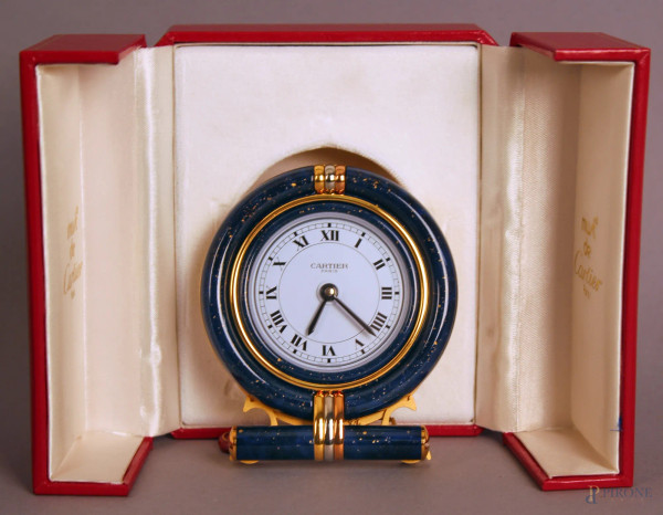 Orologio Cartier da tavolo in bronzo e lapislazzulo con scatola e garanzia originali.