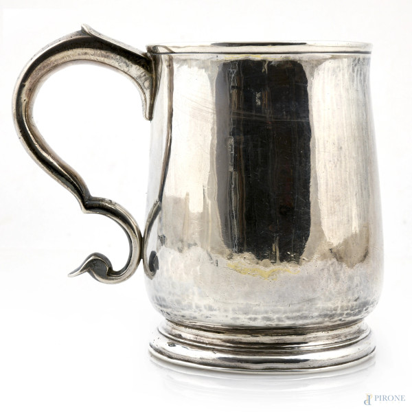 Boccale in argento inglese, altezza cm 11, peso gr 250