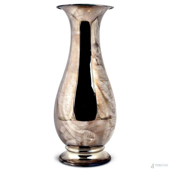 Vaso in argento 800/000, XX secolo, altezza cm 27, peso gr 530, (difetti)