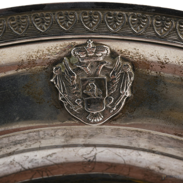 Piatto in argento 800/000, diametro cm 26, peso gr 570