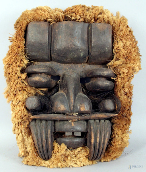 Maschera in legno, arte africana, altezza 40 cm.