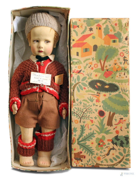 Bambola Lenci in stoffa, raffigurante fanciullo con berretto, H 43 cm, ottimo stato.