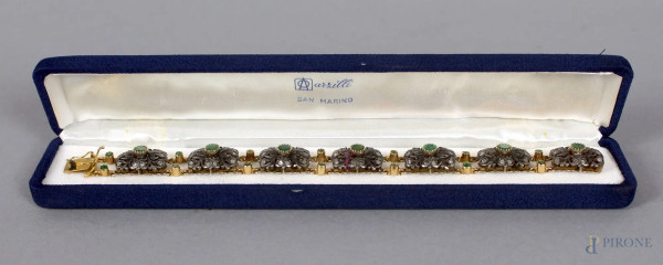 bracciale in oro e argento con smeraldi e diamantini, lung. 17,5 cm, gr. 39,9.