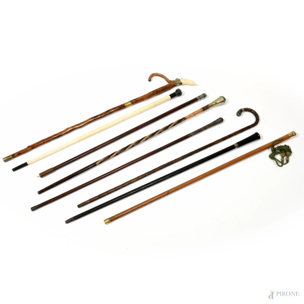 Lotto di 8 bastoni da passeggio
