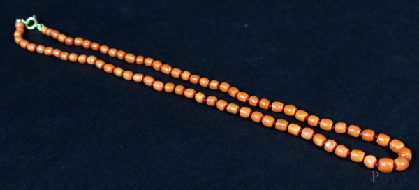 Collana in corallo con chiusura in oro 18kt, gr.20, cm. 53