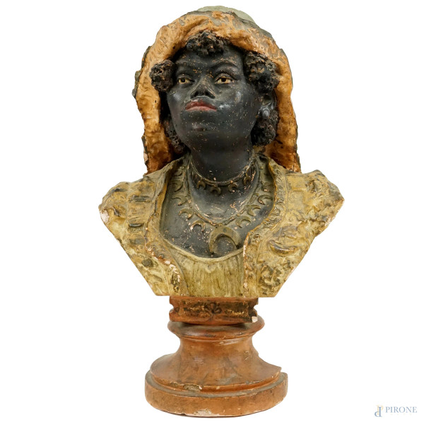 Figura femminile orientale, busto in terracotta dipinta, cm h 38, XIX secolo, (difetti).