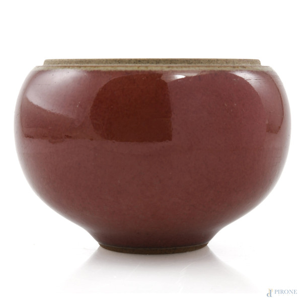 Piccola bowl in ceramica rossa, XX secolo, cm 7,5x10, (segni di usura, difetti di cottura)